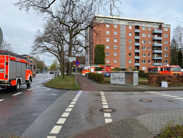 FW Norderstedt: Alter Kirchenweg - Schwelbrand in Aufzugselektrik