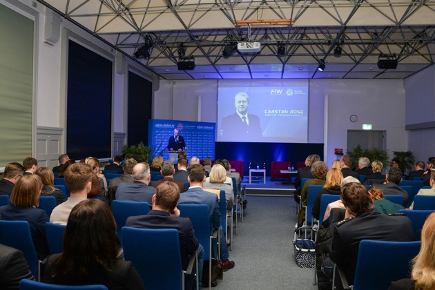 POL-AK NI: Führung im Wandel: Digitale Transformation - Impulse von Michael Groß für die Polizeiarbeit im Fokus der Tagungsreihe an der Polizeiakademie