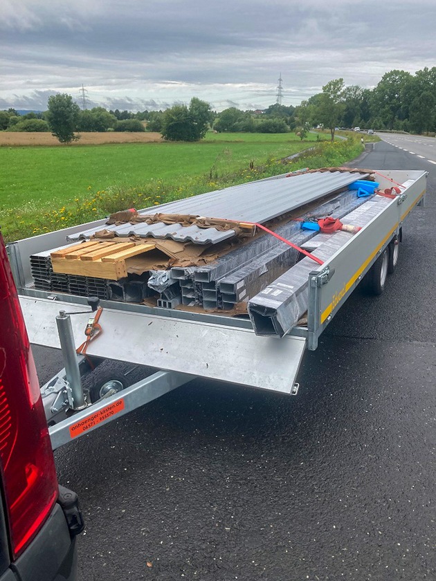 Mittelhessen: Marburg-Biedenkopf: Verkehrskontrolle bringt Verstöße zutage + Nach Kollision auf der B 3 sucht die Polizei Unfallzeugen +