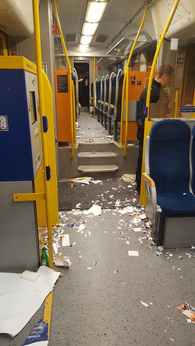 BPOLI MD: Reisende &quot;Fans&quot; brechen Getränkeschrank im Zug auf, hinterlassen starke Verunreinigungen und Beschmierungen