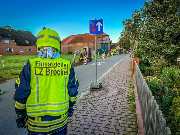 FW Flotwedel: Bagger trifft Gasleitung bei Erdbauarbeiten in Bröckel