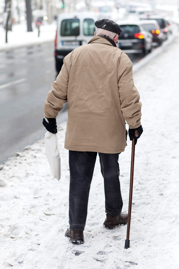 Pressemeldung: Nach dem Sturz: Senioren profitieren von altersgerechter Behandlung