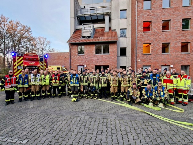FW Hünxe: Feuerwehren aus Hamminkeln, Hünxe und Voerde trainieren gemeinsam in Münster