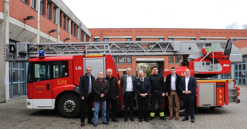 FW-HL: Serbische Delegation besucht Feuerwehr der Hansestadt Lübeck / Reges Interesse an Abläufen in Integrierter Leitstelle für Feuerwehr und Rettungsdienst