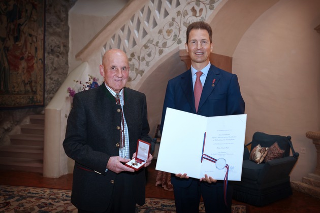 Ordensverleihung auf Schloss Vaduz