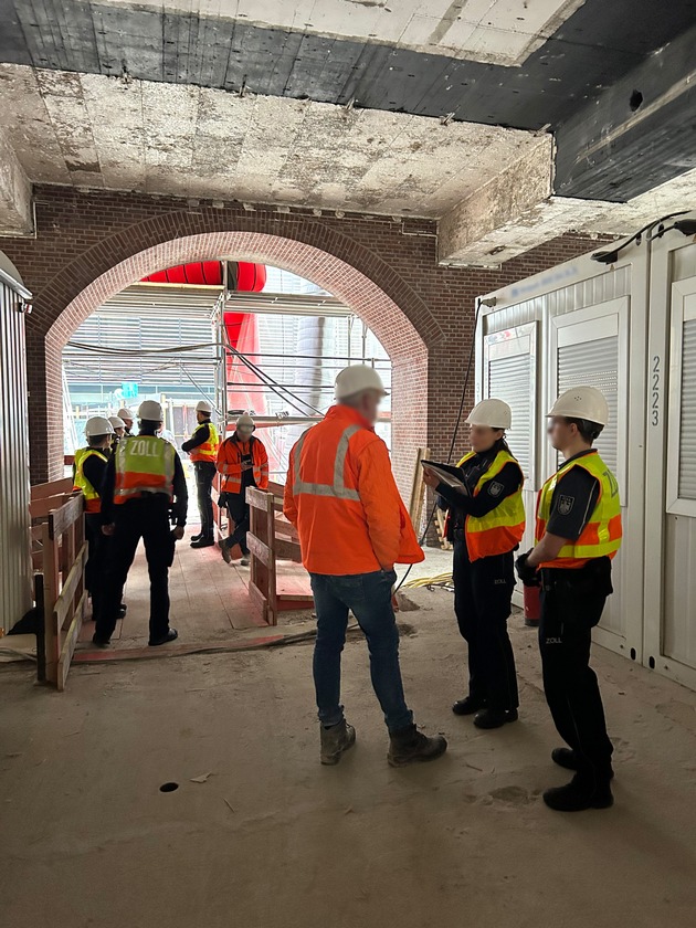 HZA-HH: Zoll pr&uuml;ft Gro&szlig;baustellen in Hamburg//Bundesweite Schwerpunktpr&uuml;fung im Baugewerbe