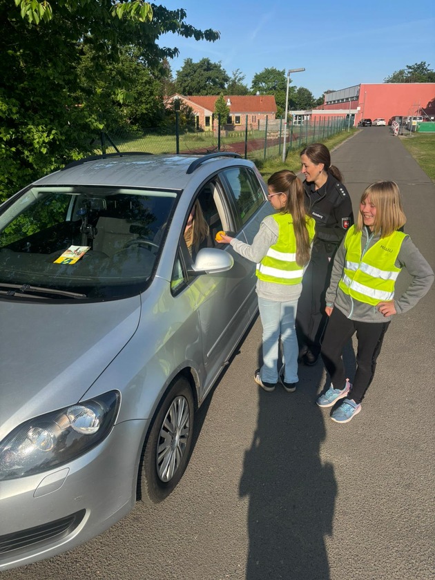 POL-CUX: Verkehrssicherheitsaktion &quot;sicher mobil leben - Kinder im Blick&quot; in der Polizeiinspektion Cuxhaven (Fotos im Anhang)