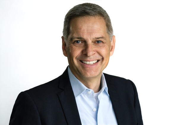 Ex-MediaMarktSaturn-Chef Pieter Haas wird neues Beiratsmitglied von Content Syndication Spezialist loadbee
