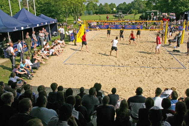 Bundeswehr - Pressemeldung/ Pressetermin: Bundesweiter Teamsport-Event der Bundeswehr &quot;Bw-Beachen ´09&quot; - Großes Finale des Jugendsport-Events startet am Marinestützpunkt Wilhelmshaven