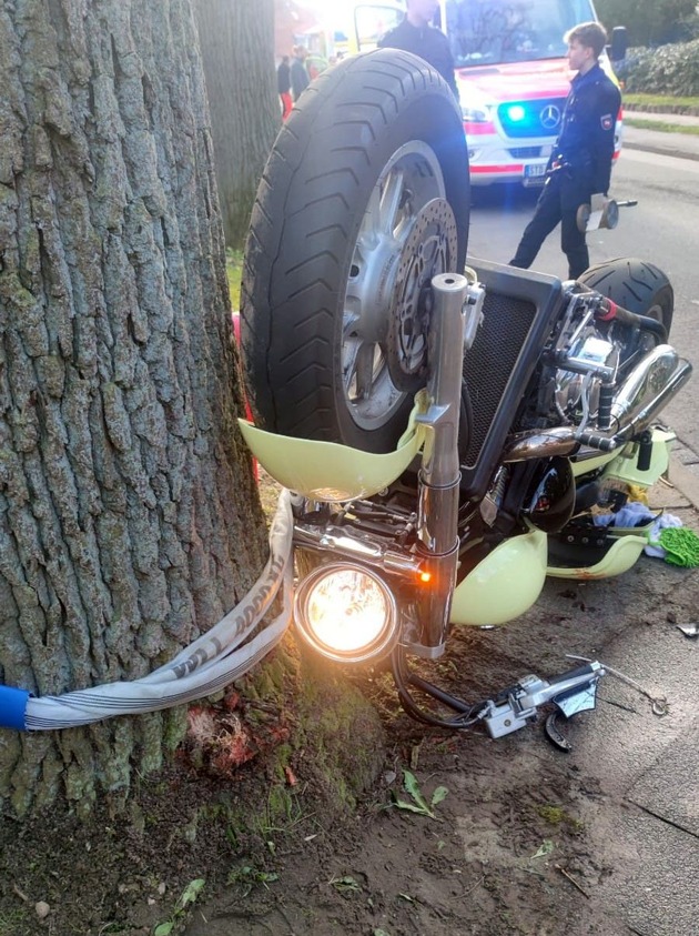POL-STD: 51-jähriger Motorradfahrer bei Unfall in Buxtehude tödlich verletzt