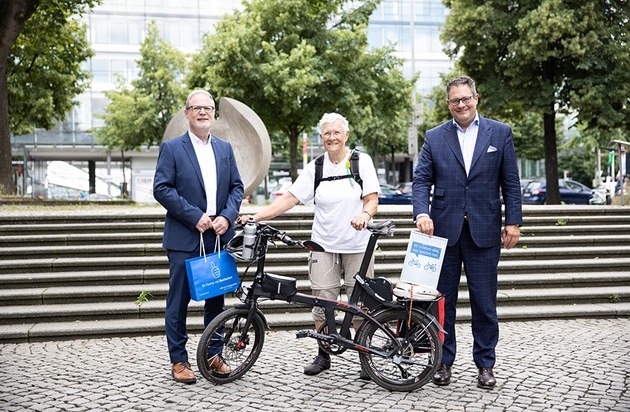 Wertgarantie: Der Weg ist ihr Ziel | Wertgarantie sponsert 75-J&auml;hrige auf ihrer Fahrrad-Spendentour