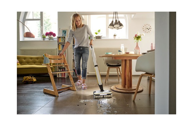 Der neue Kärcher Hartbodenreiniger FC 7 Cordless macht Staubsauger und Mopp überflüssig