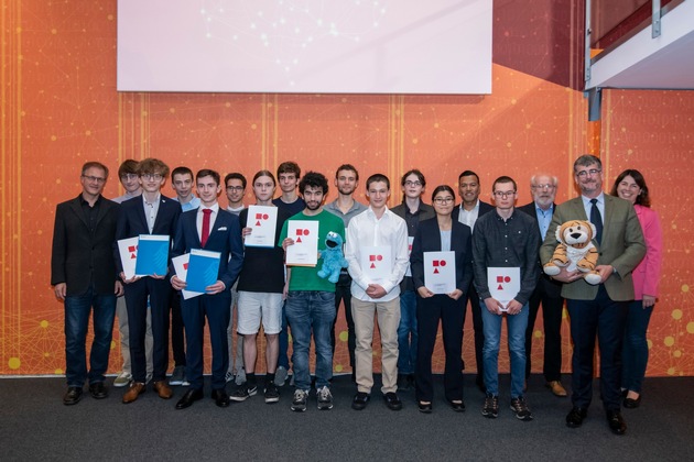 Bundeswettbewerb Mathematik: Deutschlands größte Mathematiktalente diskutieren mit Spitzenforschern über Künstliche Intelligenz