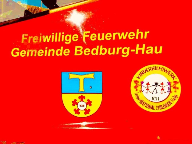FW-KLE: Feuerwehr-Schutzkleidung und Helme für Paraguay: Freiwillige Feuerwehr Bedburg-Hau unterstützt Kinderhilfswerk ICH e.V.