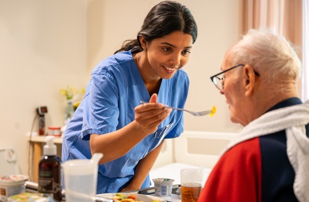 Bodelschwinghsche Stiftungen Bethel: Vom Betheljahr in die Pflegeausbildung / 25 internationale Teilnehmende finden in Bethel ihre Berufung