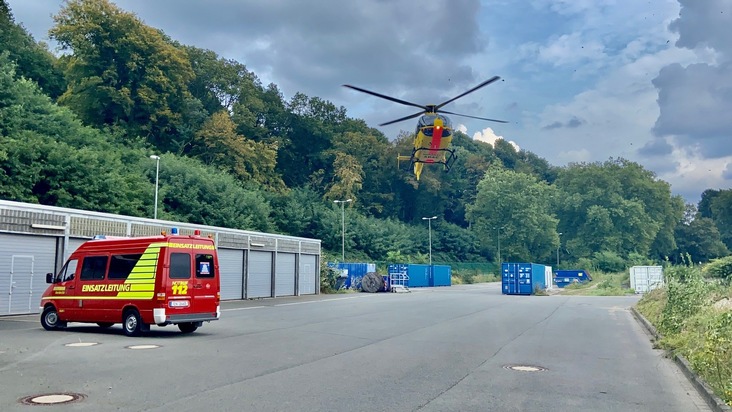 FW-EN: Feuerwehr sichert Landung von einem Rettungshubscharuber - Unfall auf Seeweg