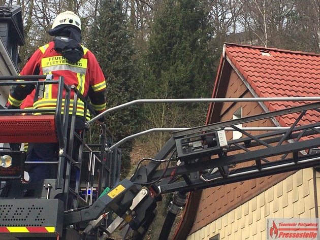 FW-PL: Sturmtief &quot;Sabine&quot; sorgt für erste Einsätze der Plettenberger Feuerwehr. Meldekopf am Wall besetzt.