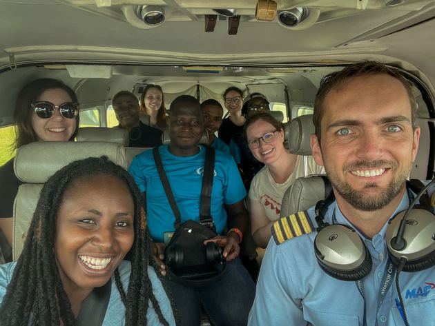 Zu Lande, zu Wasser und in der Luft – Partnerschaft  für Chirurgie-Patienten in Afrika
