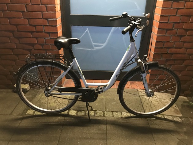 POL-SE: Pinneberg - Zeugen ertappen mutmaßlichen Fahrraddieb - Polizei sucht Eigentümer