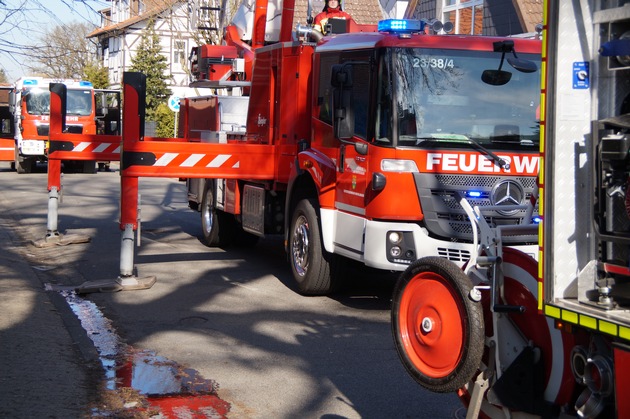FW Wathlingen: Feuer im Treppenraum - 2 Menschen durch Feuerwehr gerettet