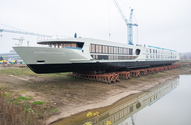 Excellence Cruises: Die Excellence Empress legt verspätet ab