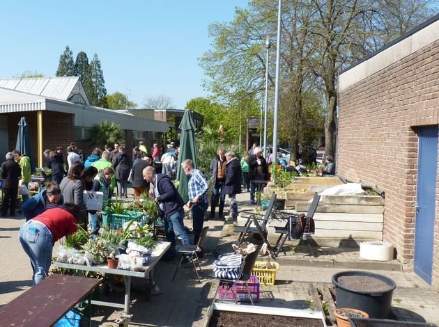 Pflanzenmarkt im Botanischen Garten am 23. April