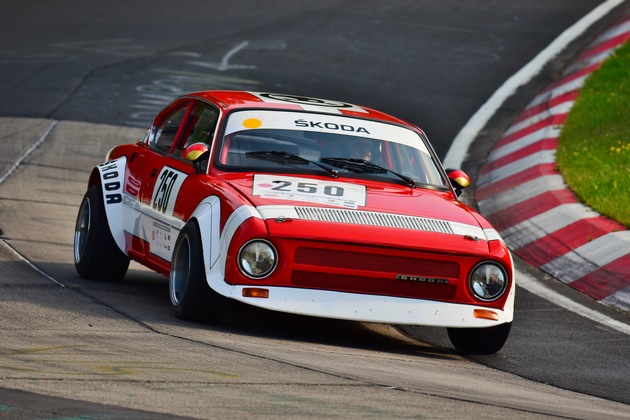 SKODA mit drei Rallye-Legenden bei Premiere der Sauerland Klassik am Start (FOTO)