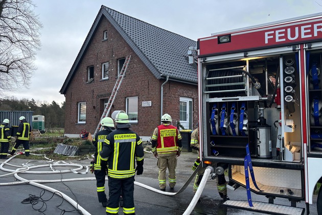 Feuerwehr Goch: Feuer in Badezimmer: Eine Person kam ins Krankenhaus