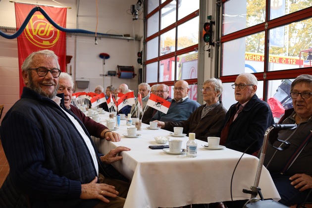 FW-KLE: 70 Jahre bei der Feuerwehr - Treffen der Ehrenabteilungen der Feuerwehr Kleve