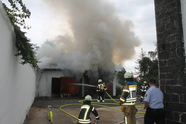 POL-PDMY: Brand einer Garage in Mendig