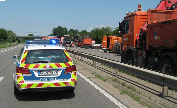 POL-PDNW: Polizeiautobahnstation Ruchheim - Sperrung der Bundesstraße 9 führt zu größeren Verkehrsbehinderungen