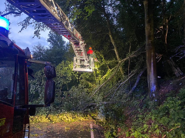 FW-EN: Unwetter mit Starkregen traf das nördliche Stadtgebiet - 9 Einsätze insgesamt