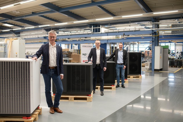 Wärmepumpen-Fertigung von Stiebel Eltron in Höxter (NRW) läuft an | "Willkommen in der Achterbahn"