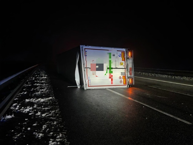 API-TH: Mehrst&uuml;ndige Sperrung der A71 Richtung Schweinfurt nach Lkw-Unfall