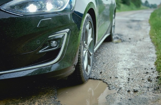 Ford-Werke GmbH: Neuer Ford Focus: Innovative "Schlagloch-Erkennung" reduziert störende Wirkung von Fahrbahnunebenheiten