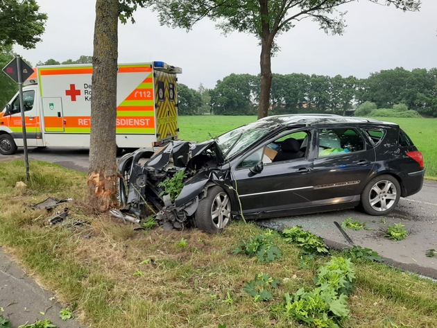 POL-STD: 24-jähriger Autofahrer bei Unfall in Kutenholz verletzt