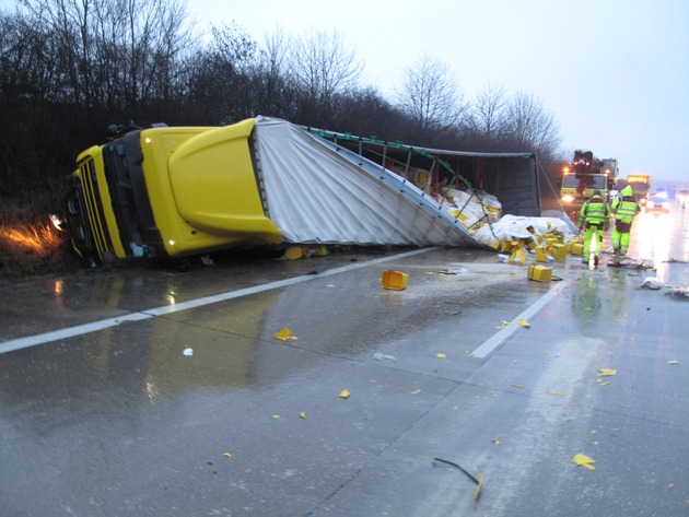 POL-HI: Lkw-Unfall auf der BAB 7 bei Hildesheim