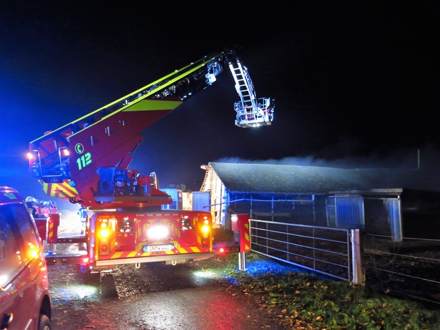 FW-WRN: Brand einer Stallung durch Pyrotechnik verhindert