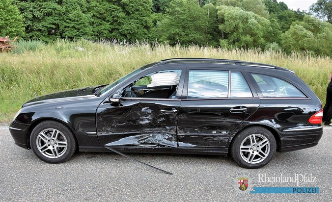 POL-PPWP: Vorfahrt missachtet - drei Verletzte