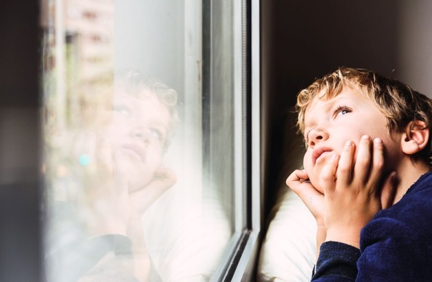 CosmosDirekt: BLICKWINKEL / Kids und Corona: Mit Abwechslung und Kreativität gegen Langeweile