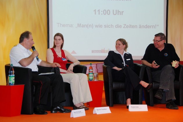 Podiumsdiskussion: Man(n), wie sich die Zeiten ändern /  Frauen in der Feuerwehr - eine Standortbestimmung auf dem Feuerwehrtag