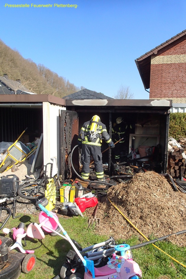 FW-PL: Schuppenbrand in Plettenberg Ohle