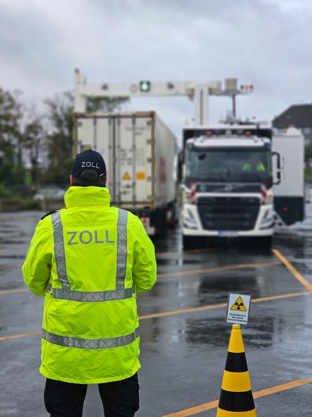 HZA-DU: Noch mehr Durchblick - Neue Röntgentechnik beim Zoll in Duisburg