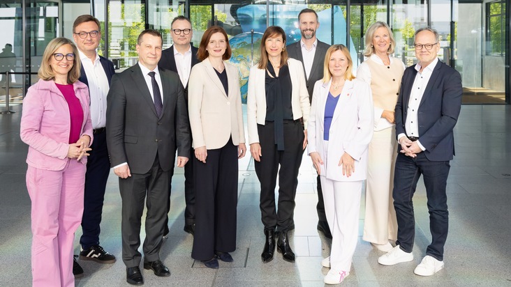 ARD-Vorsitz wechselt 2027 vom Hessischen Rundfunk zu Radio Bremen - Yvette Gerner folgt auf Florian Hager als ARD-Vorsitzende