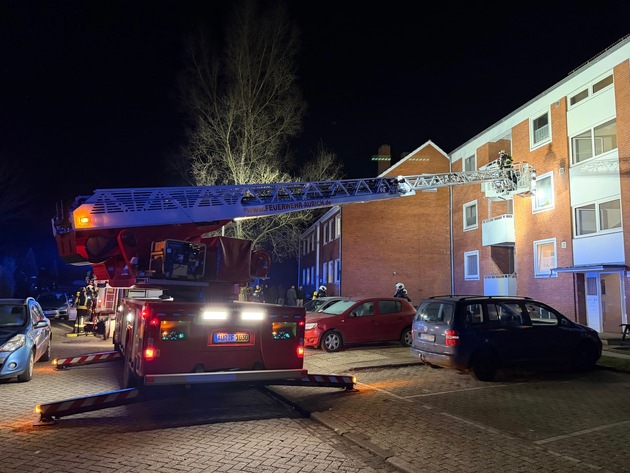 FW-AUR: R&auml;umlichkeiten nach K&uuml;chenbrand unbewohnbar