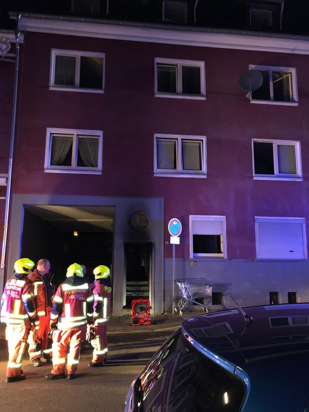 FW-Velbert: Feuer auf der Nordstraße - 7 Personen gerettet