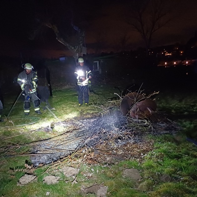 FW-EN: Wetter - Feuerwehr auch am Samstag zweimal im Einsatz