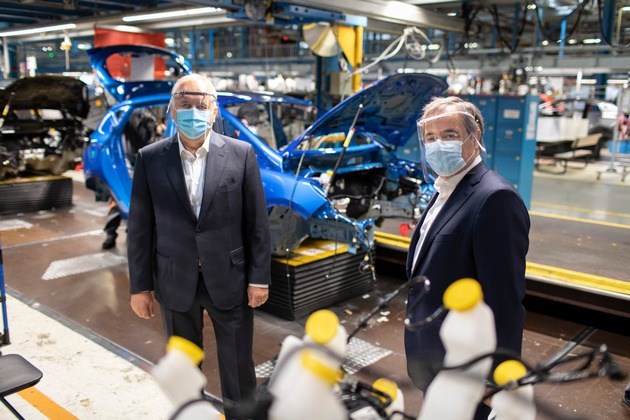 Ministerpräsident Laschet informiert sich über den Wiederanlauf der Produktion bei Ford in Köln