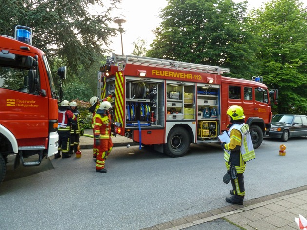 FW-Heiligenhaus: Übung: Feuer im Hochhaus (Meldung 14/2018)