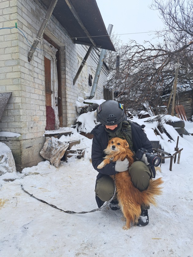 3 Jahre Tierleid und Not in der Ukraine - PETA zieht Bilanz und appelliert an die Herzen der Menschen: 22.000 Rettungen, 1.700 Tonnen Nahrung, 2.000 sichere Plätze, 130 Tiere täglich in der Klinik